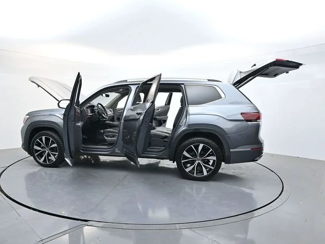 Used 2024  Volkswagen 2.0T SEL Premium R-Line image 41
