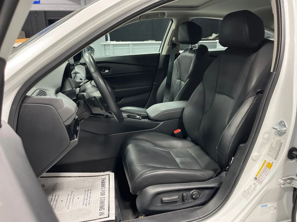 Certified Used 2023 Platinum White Pearl Honda EX-L image 12