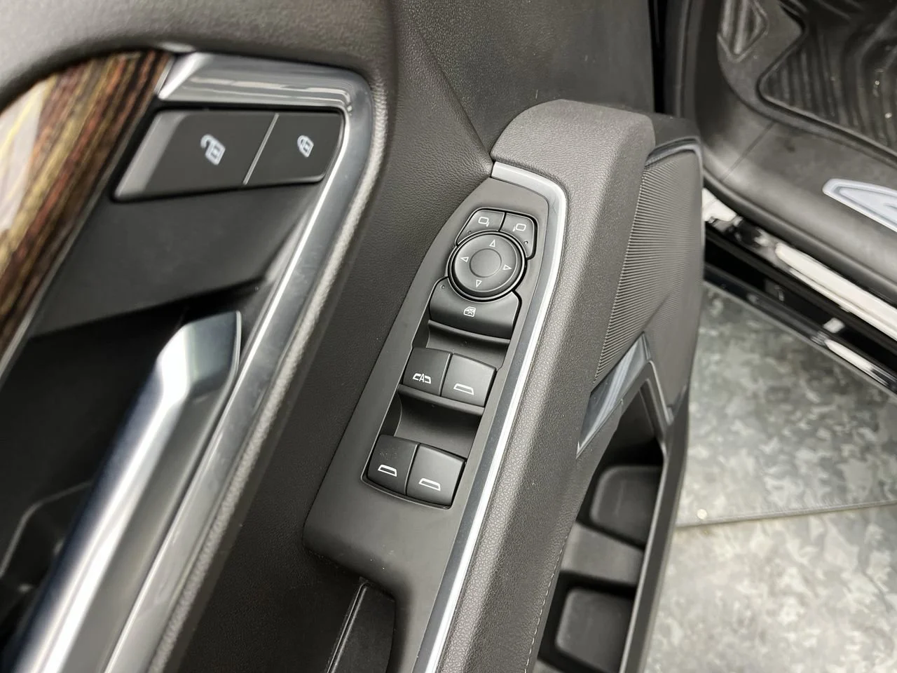 2025 GMC Sierra 1500 SLE - Photo 9