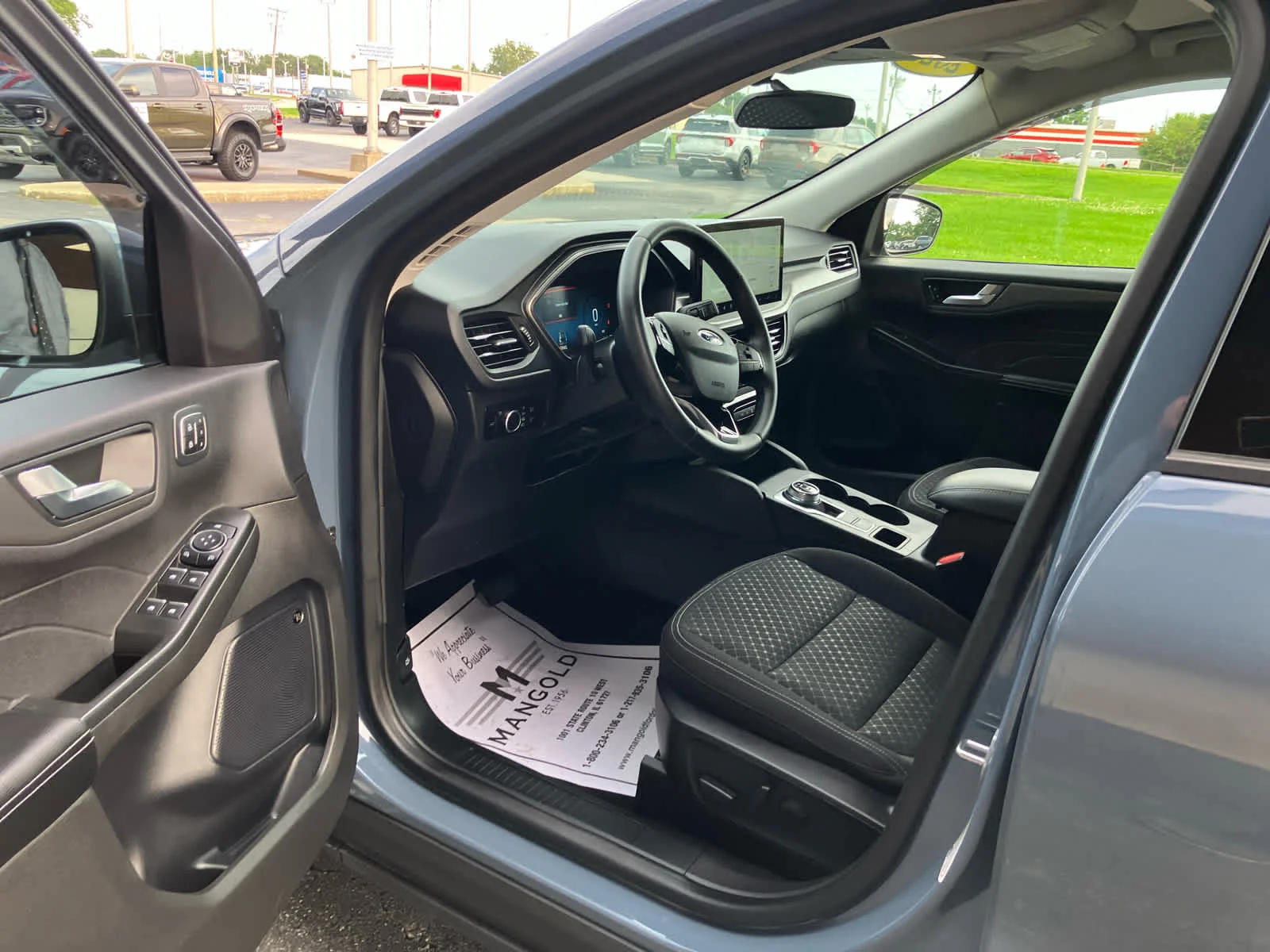 Used 2023 Vapor Blue Metallic Ford Active image 9