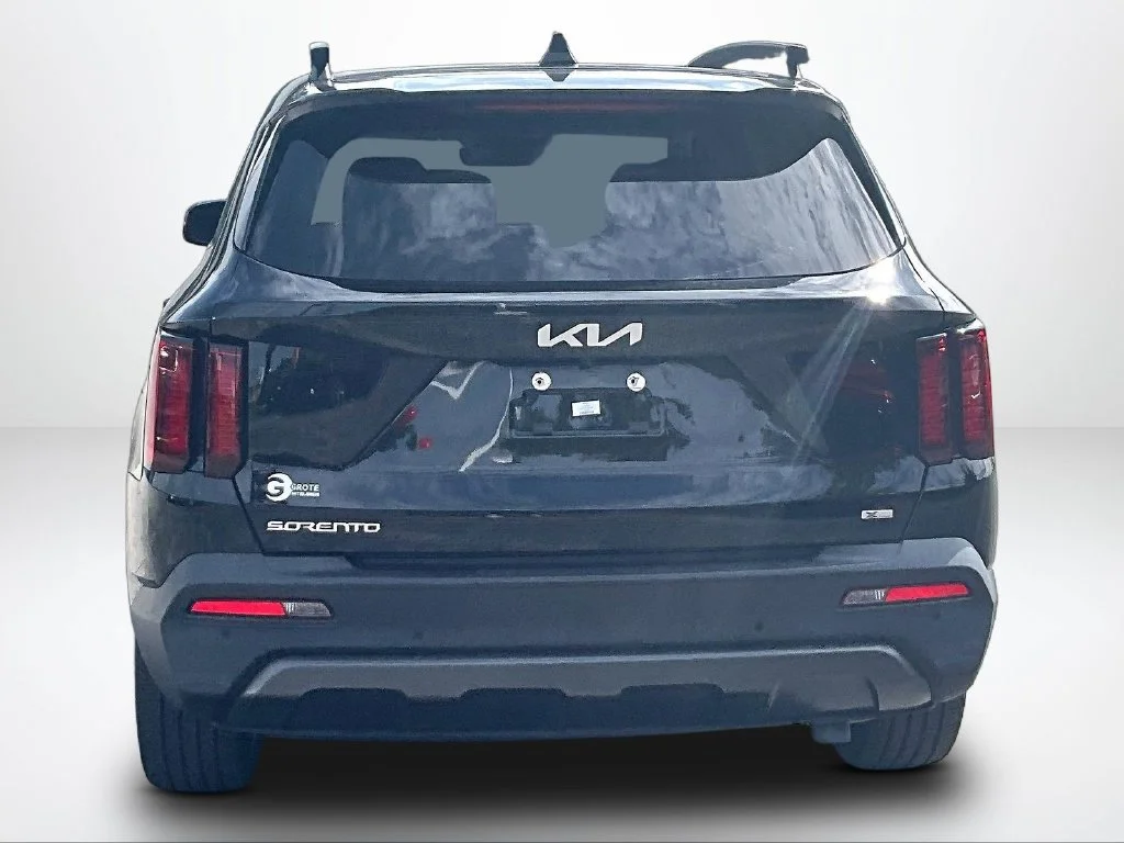 Used 2023 Black Kia X-Line EX image 5