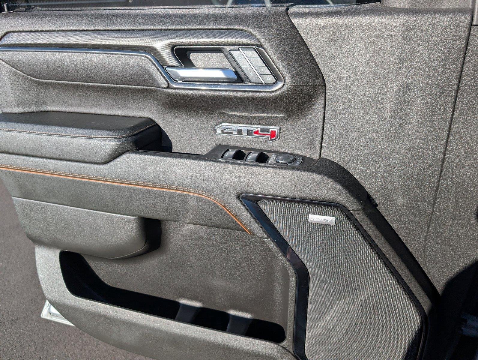 Used 2025 Sterling Metallic GMC AT4 image 17