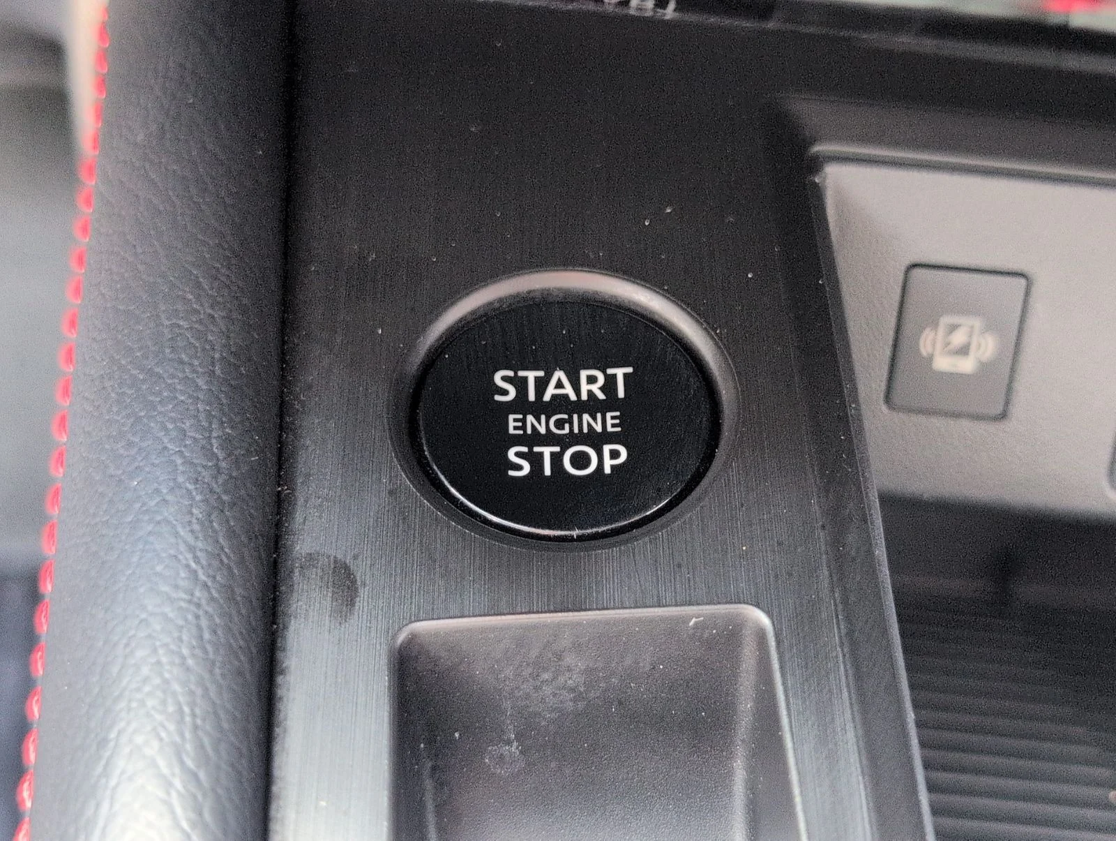 Used 2025 Black Nissan SR image 21