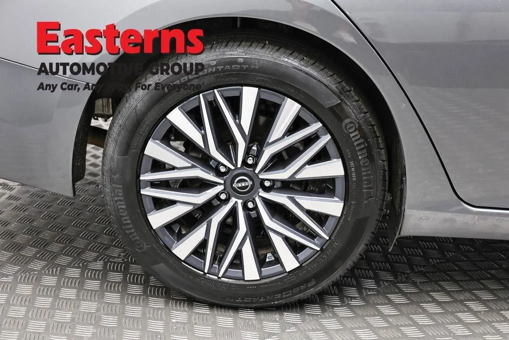 Used 2025 Gray Nissan 2.5 SV image 32