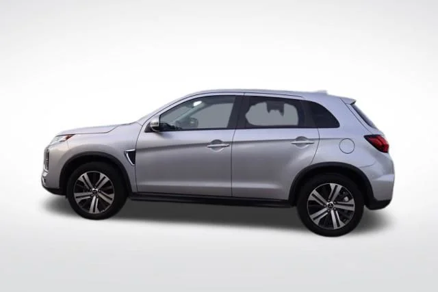 Used 2025 Silver Mitsubishi 2.0 SE image 7