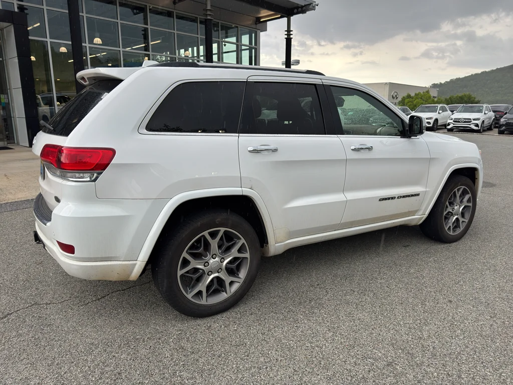 Used 2020 Bright White Clearcoat Jeep Overland image 4