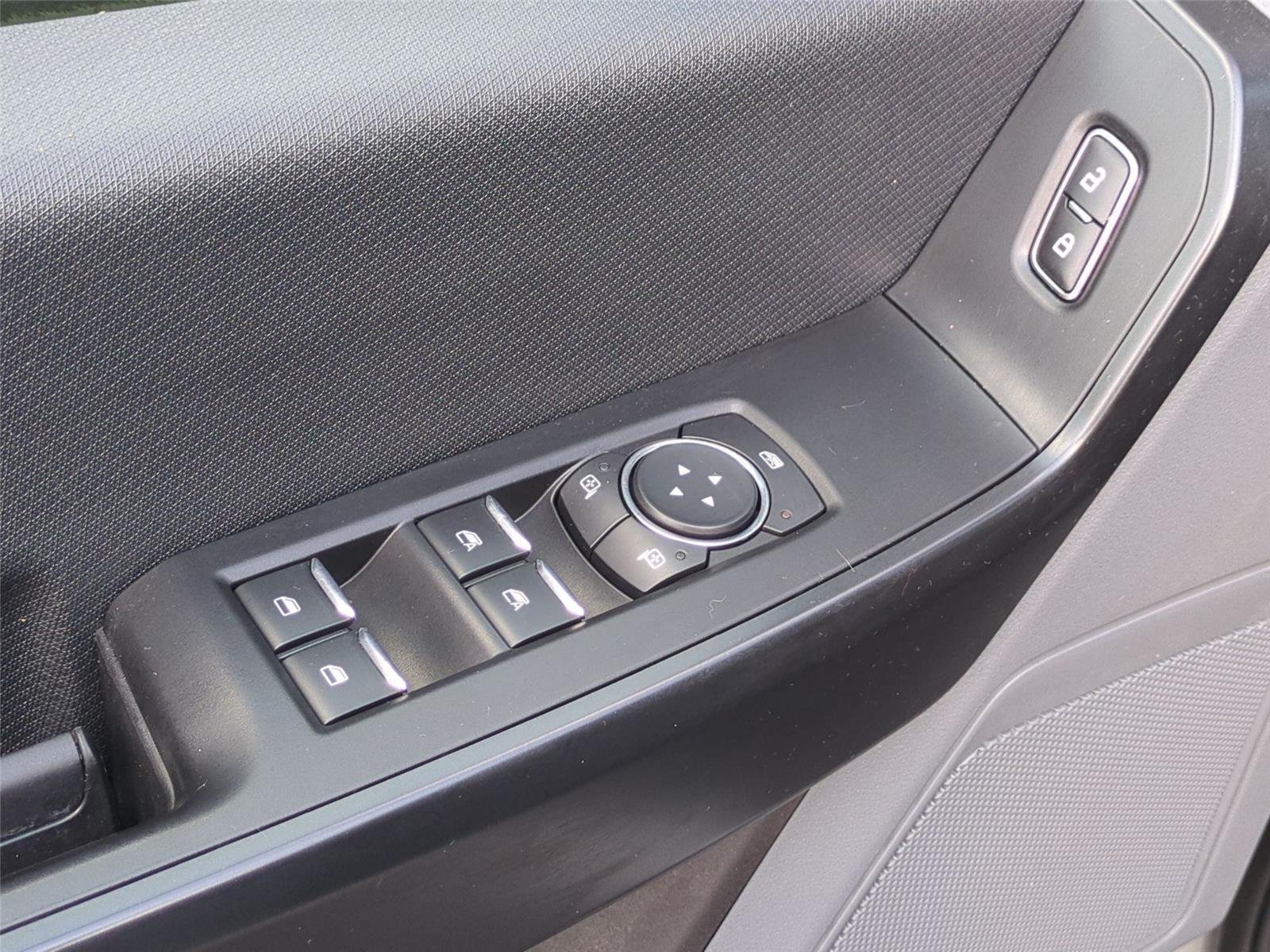 Used 2022 Iconic Silver Ford XL image 16
