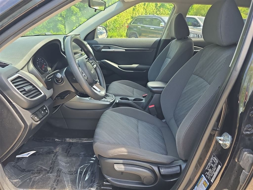 Used 2022 Black Kia LX image 17