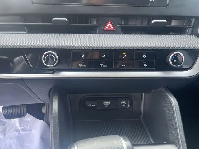 2025 Kia Sportage LX - Photo 25