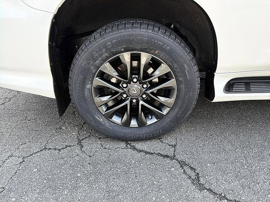 Used 2023 Eminent White Pearl Lexus GX 460 Premium image 12