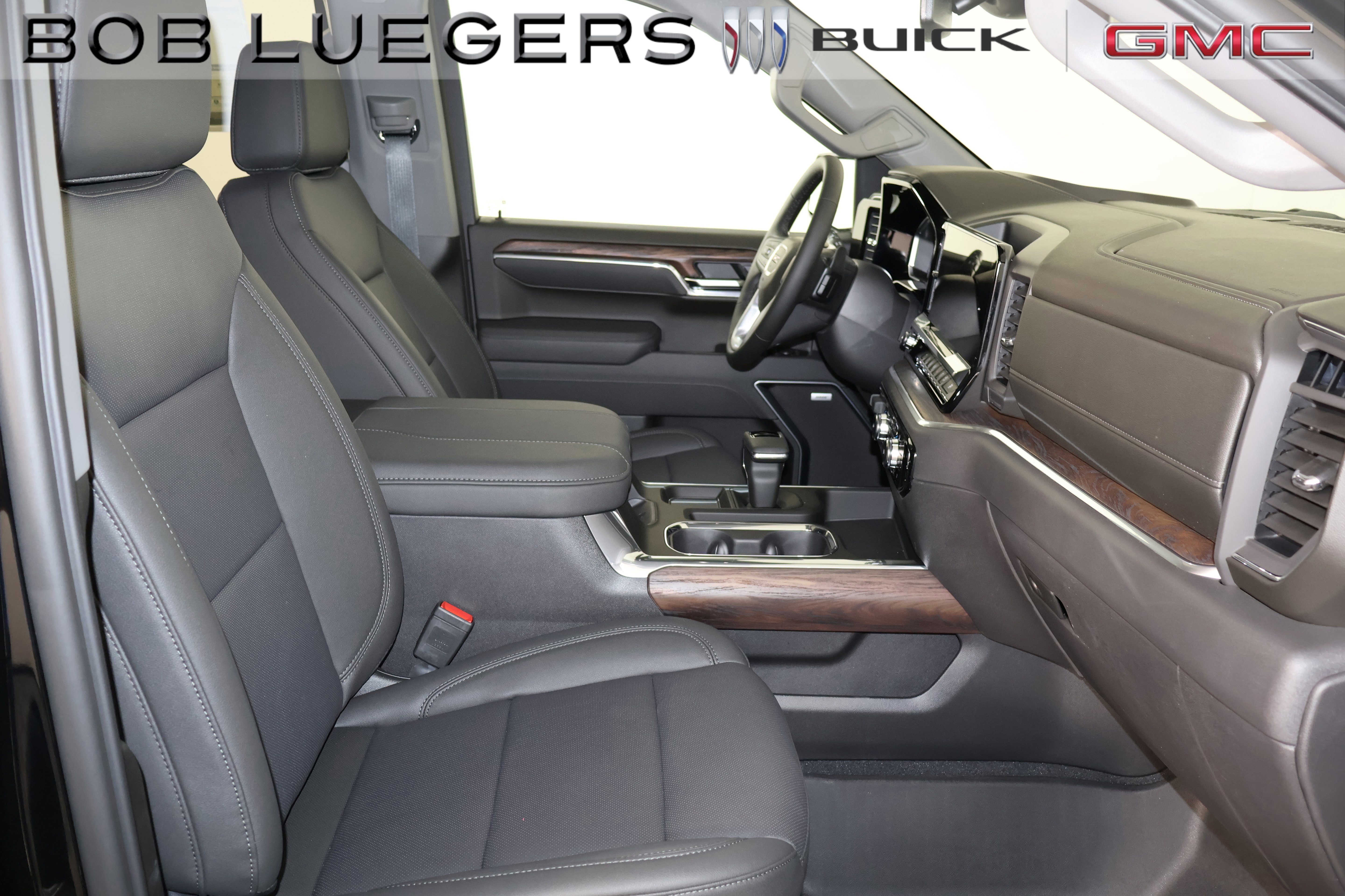 2026 GMC Sierra 1500 SLT - Photo 22