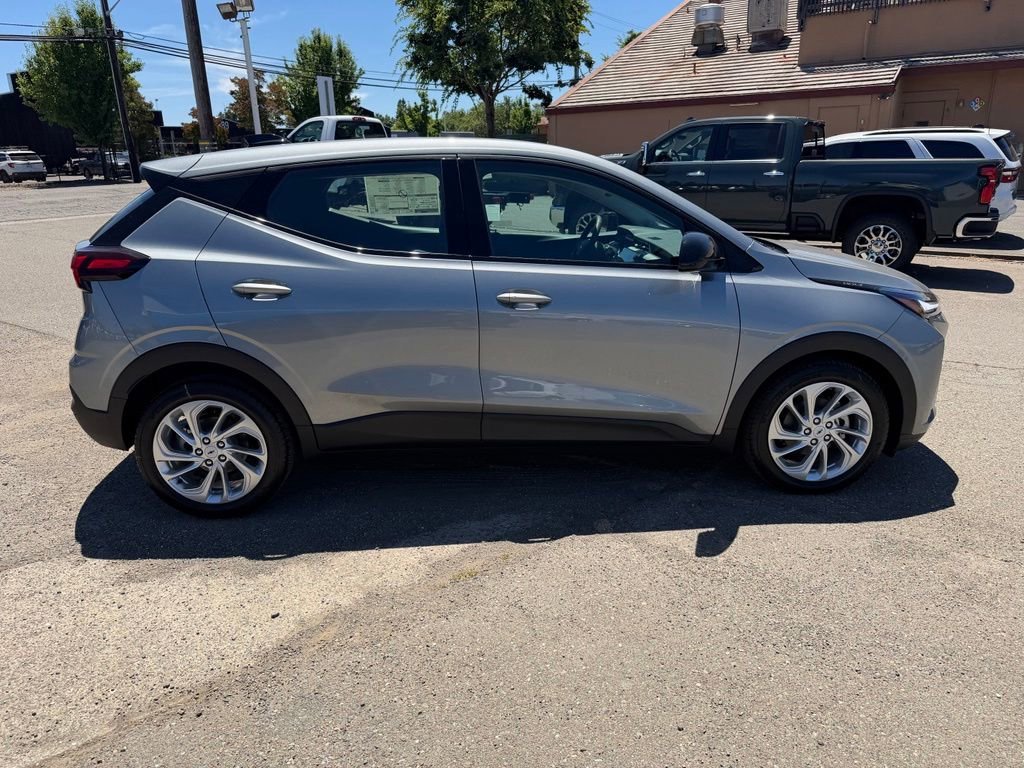 2027 Chevrolet Bolt LT - Photo 6