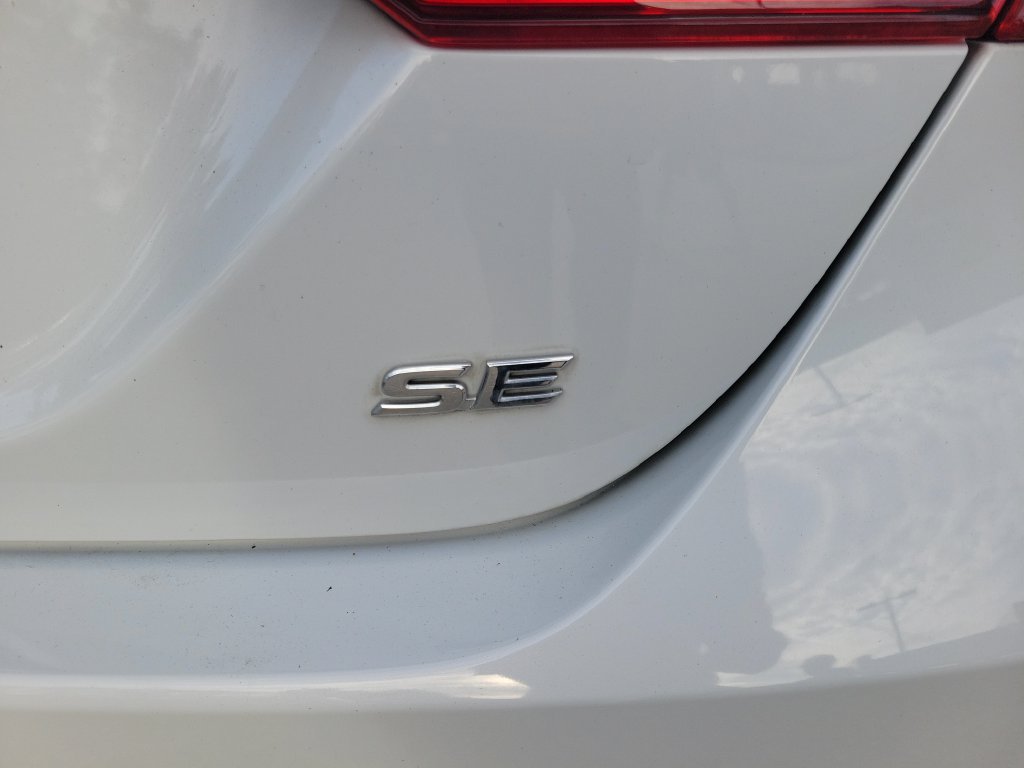 Used 2022 White Toyota SE image 10