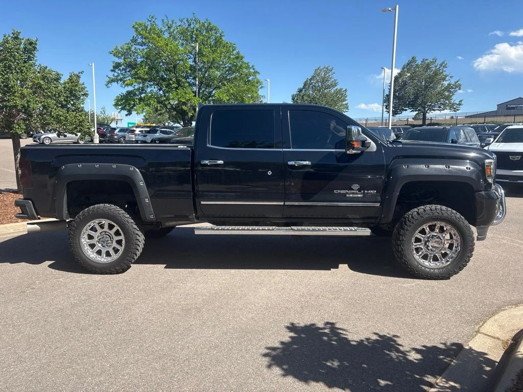 Used 2016 Onyx Black GMC Denali image 6
