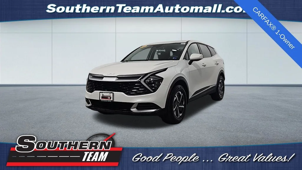Used 2024 White Kia LX image 1