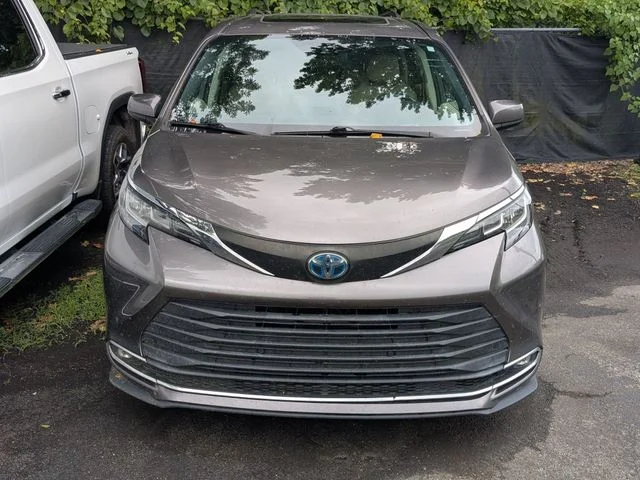 Used 2021 Predawn Gray Mica Toyota XLE image 2