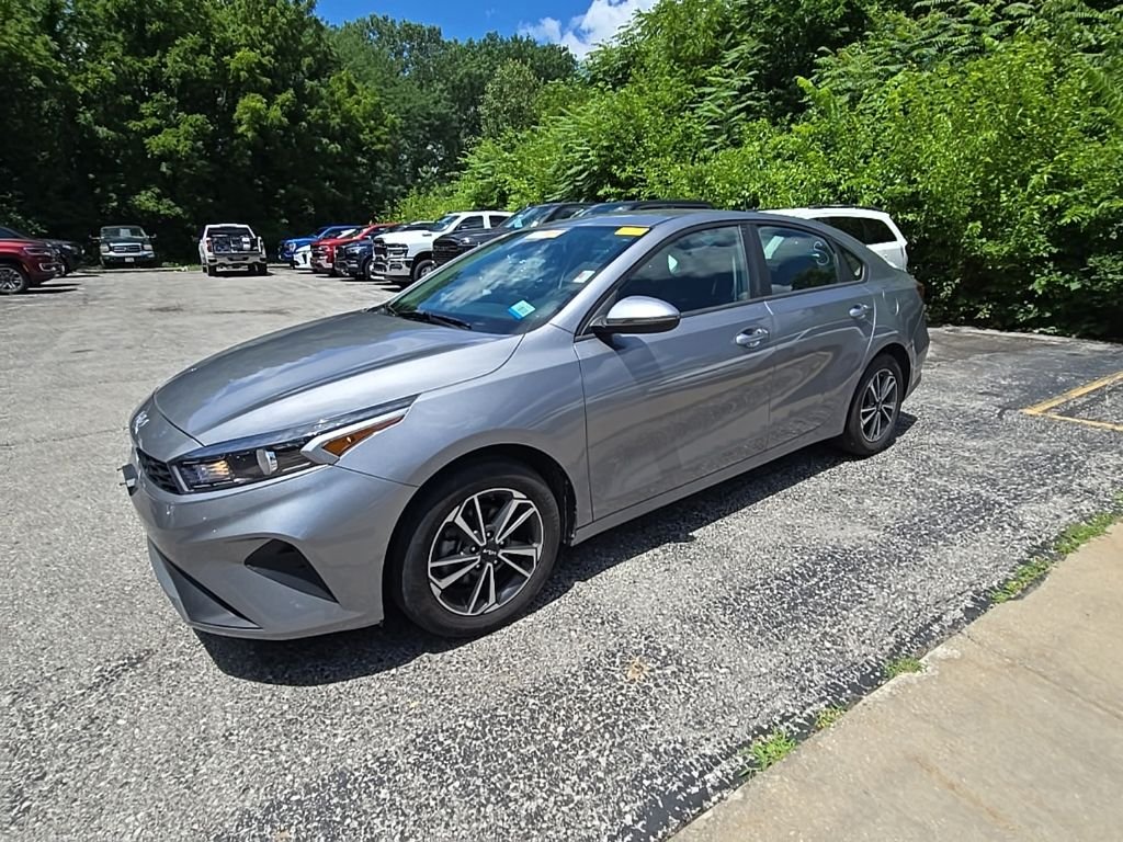Used 2024 Kia Forte LXS with VIN 3KPF24AD2RE725908 for sale in Kansas City