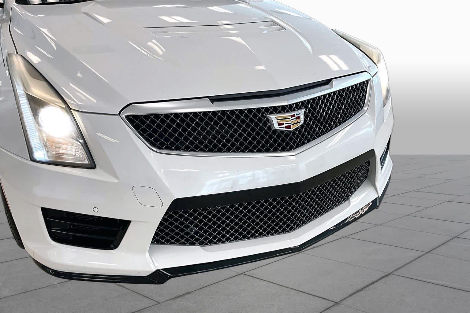 Used 2017 Crystal White Tricoat Cadillac  image 29
