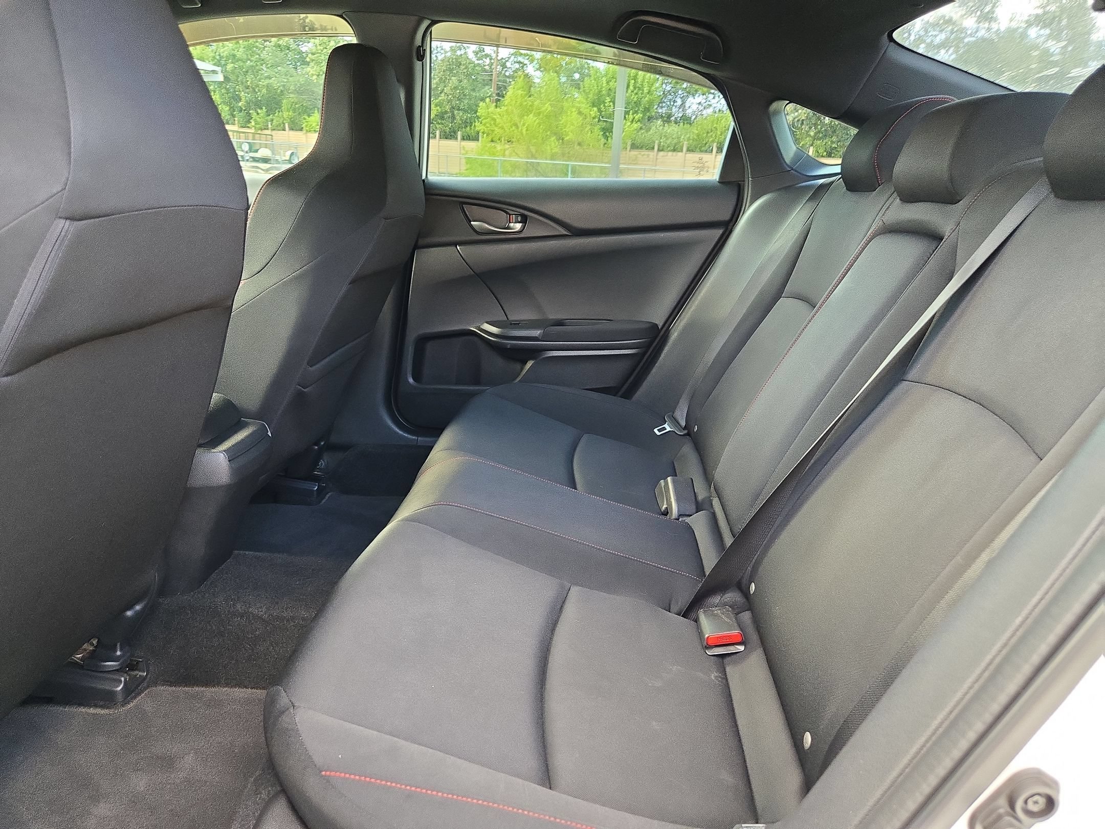 Used 2018 White Honda  image 14