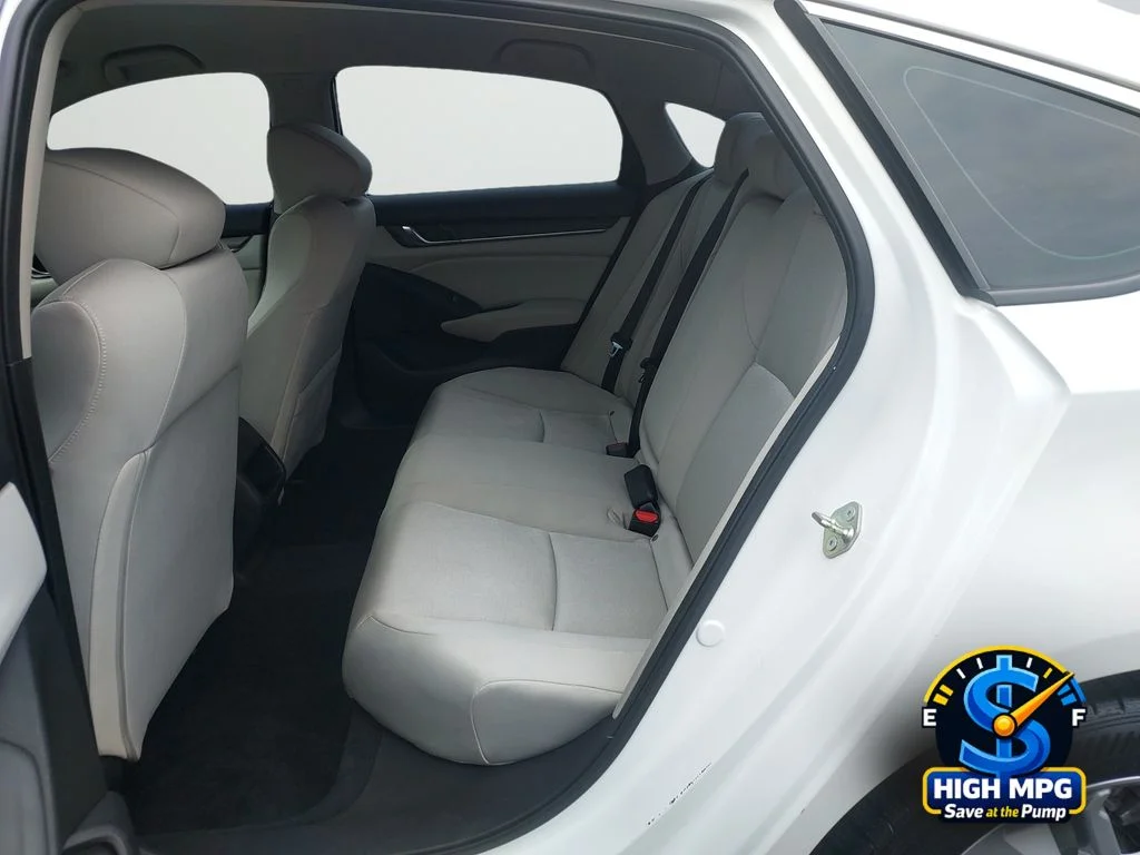 Used 2018 White Honda LX image 32