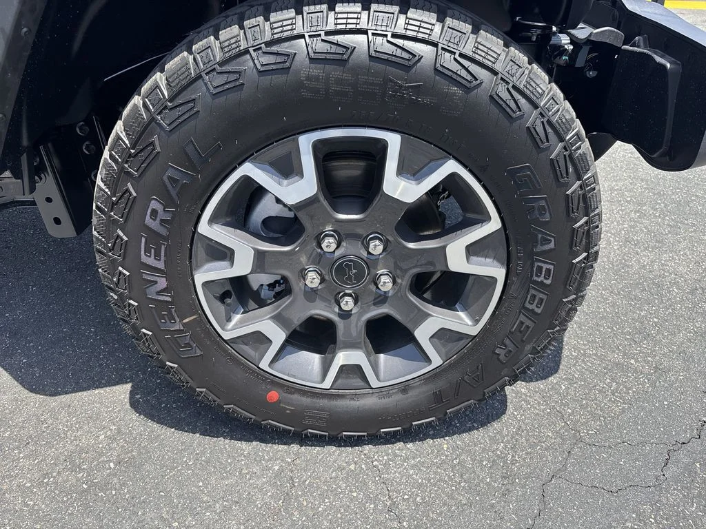 2025 Jeep Wrangler 4-Door Sahara - Photo 23