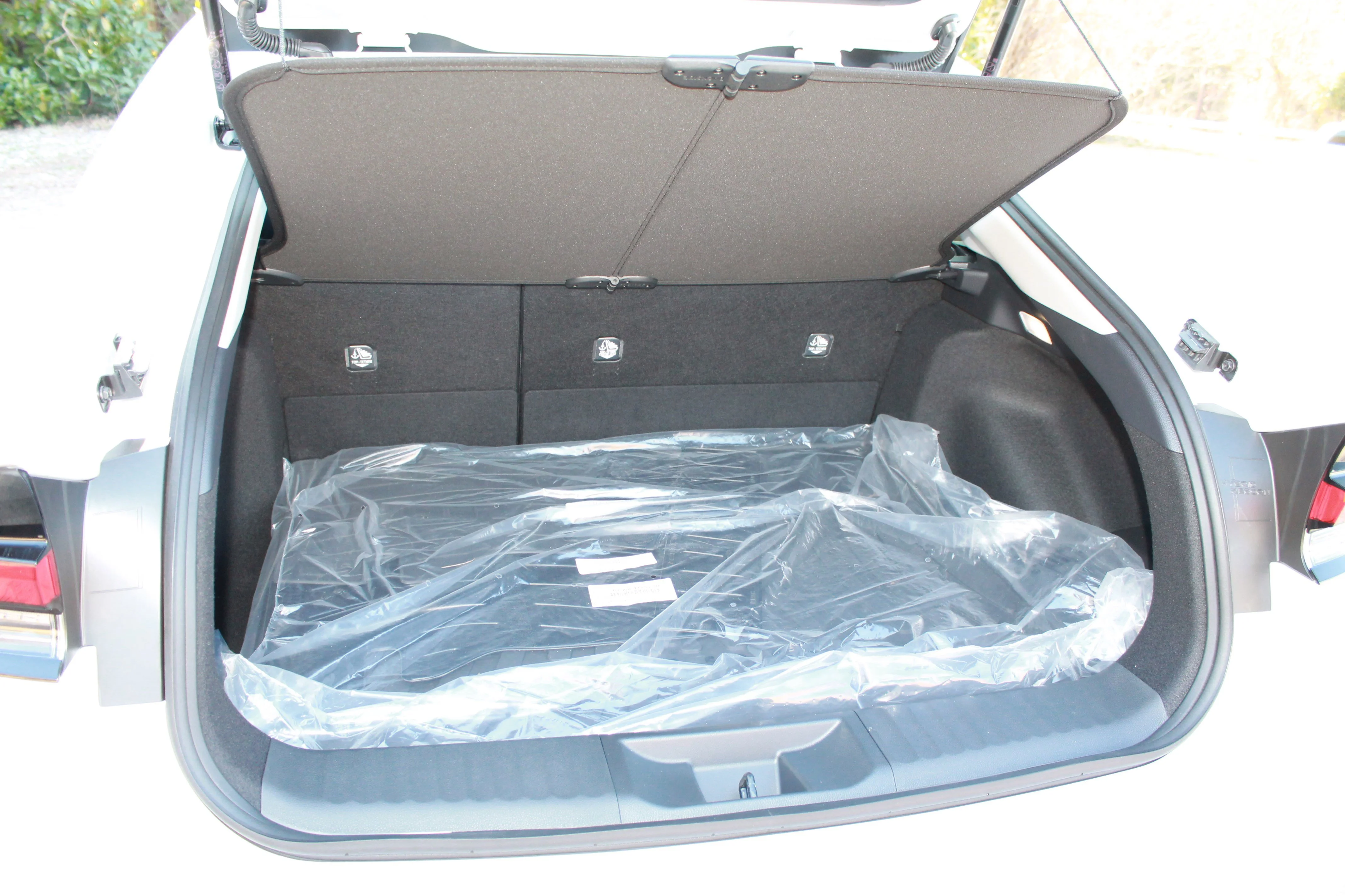 2026 Toyota Prius Nightshade - Photo 12
