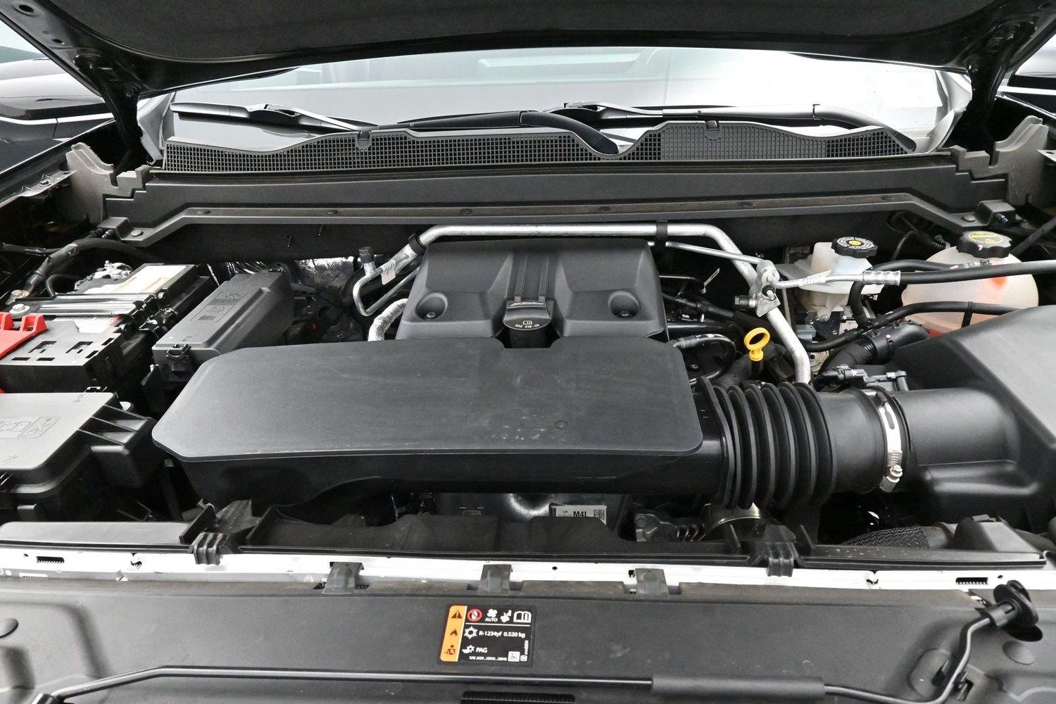 Used 2025 Onyx Black GMC Elevation image 33
