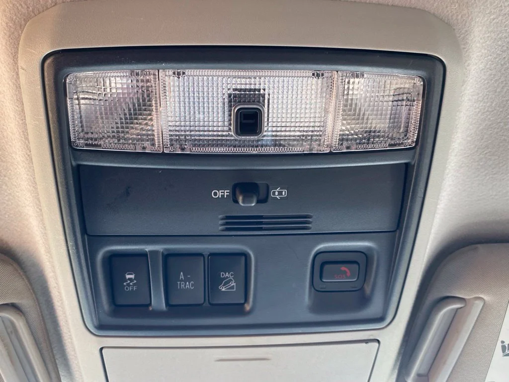 Used 2021 White Toyota SR5 image 22