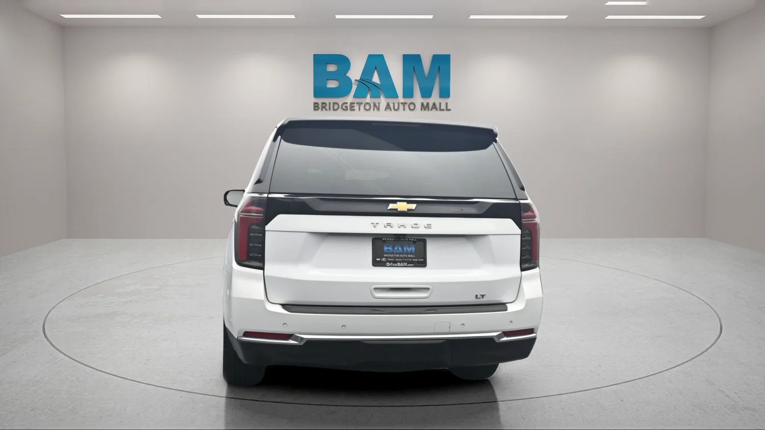 Used 2025 White Chevrolet LT image 4