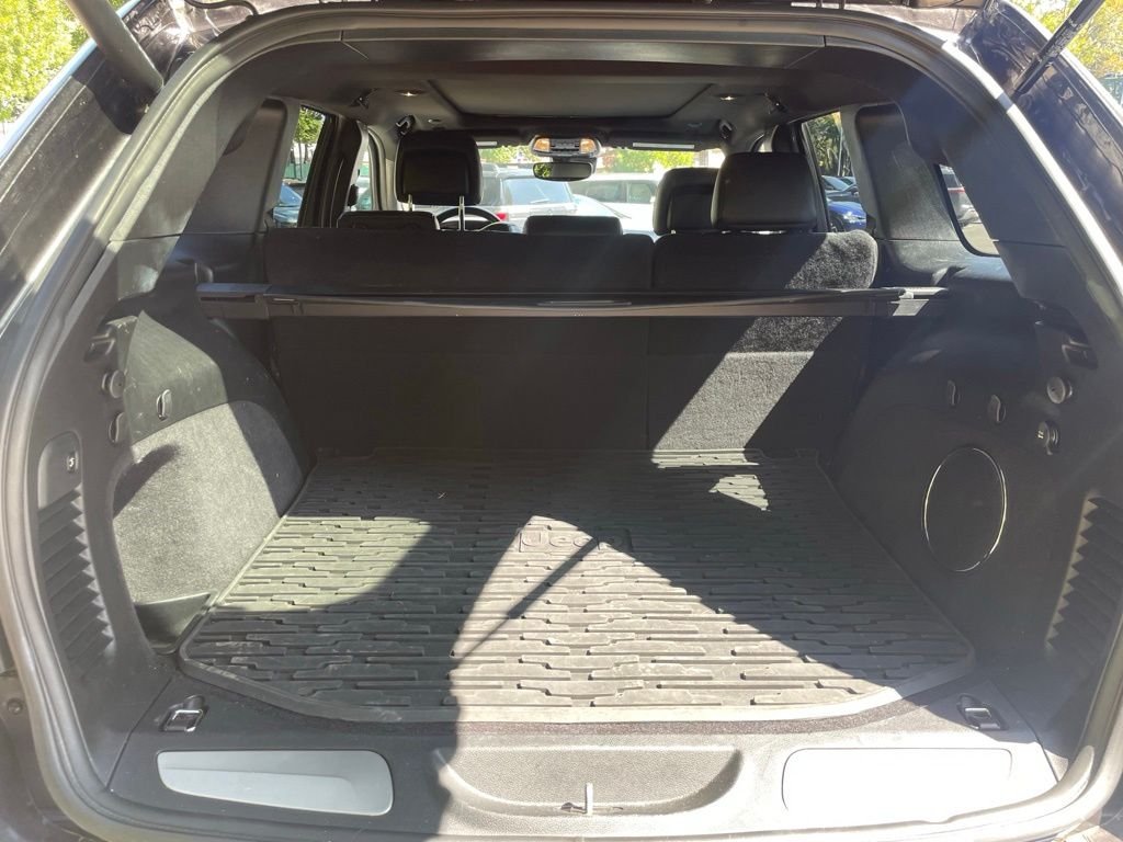 Used 2020 Granite Crystal Metallic Clearcoat Jeep Trailhawk image 20