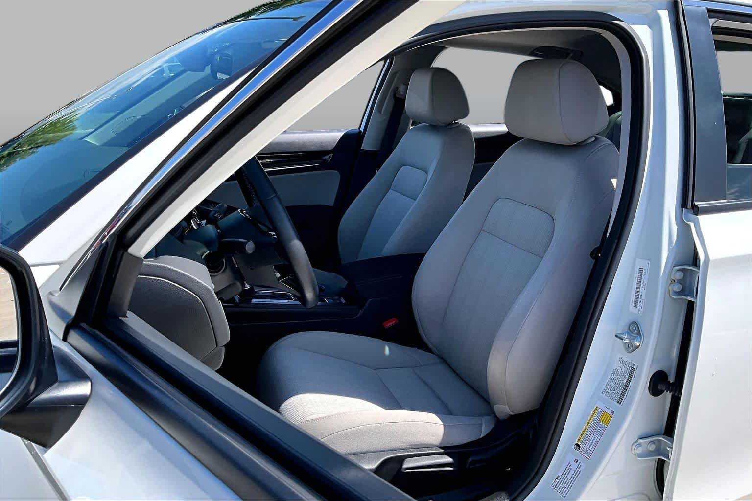 Used 2022 Platinum White Pearl Honda EX image 8