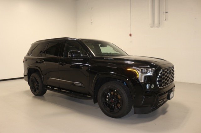 2026 Toyota Sequoia Platinum 4WD i-FORCE MAX Hybrid's photo