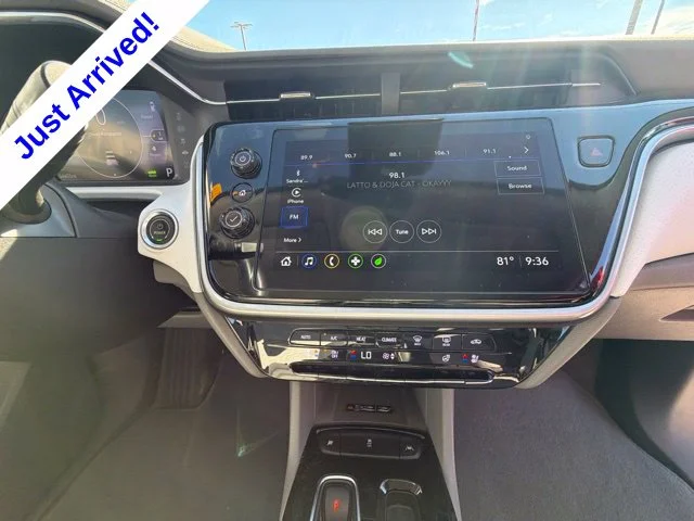 Used 2023 White Chevrolet Premier image 30