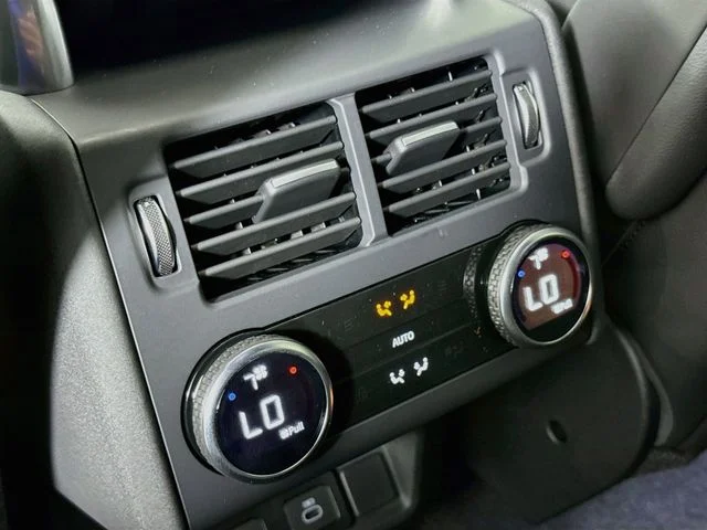 New 2026 Fuji White Land Rover Dynamic SE image 27