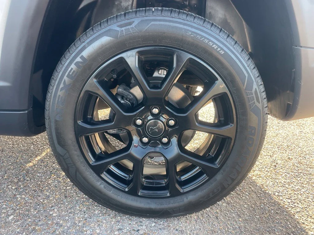 Used 2026 White Jeep Latitude image 20