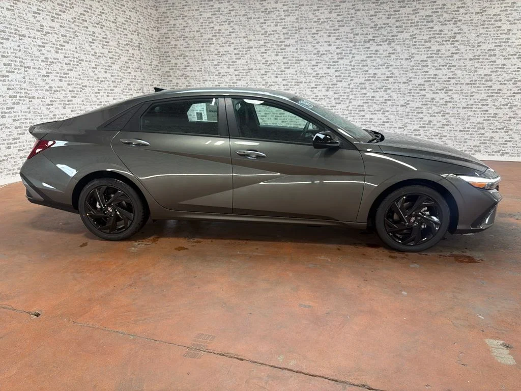 New 2026 Amazon Gray Hyundai SEL Sport image 8