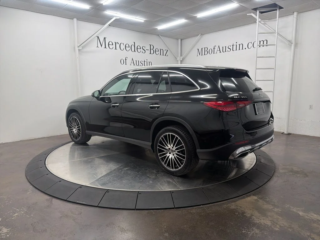 Used 2026 Black Mercedes-Benz GLC 300 image 5