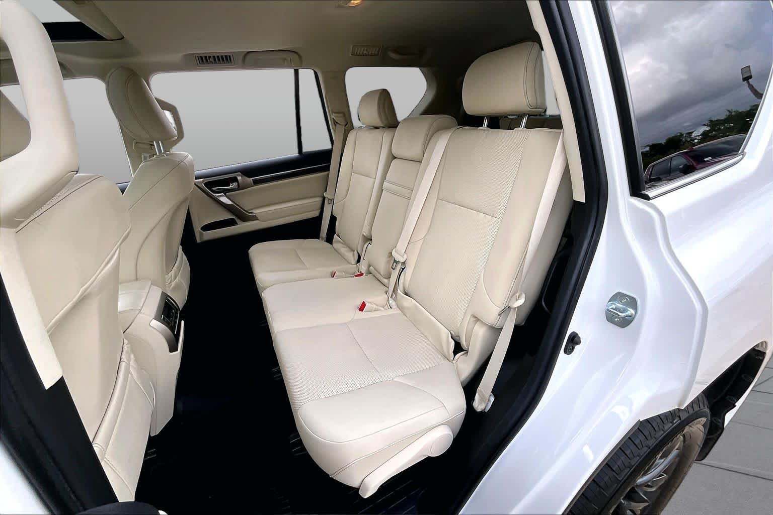 Used 2020 Starfire Pearl Lexus Premium image 21