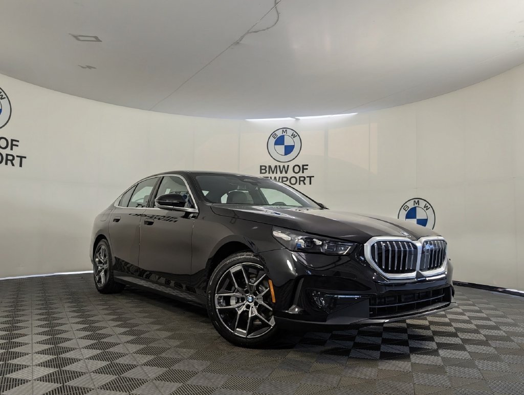 Used 2027 Black BMW 530i xDrive image 3