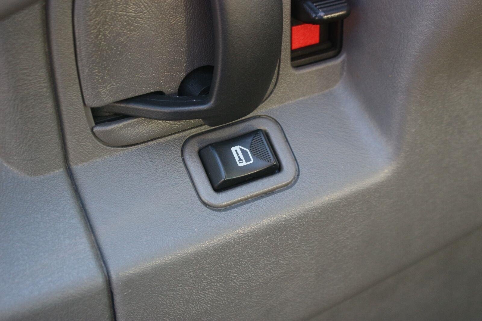 Used 2021 SUMMIT WHITE Chevrolet RWD 2500 155" image 15