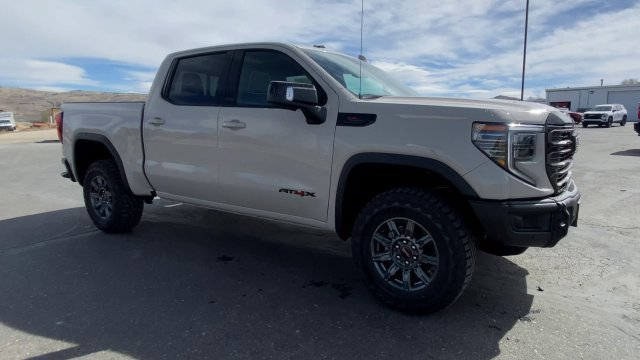 2026 GMC Sierra 1500 AT4X - Photo 2