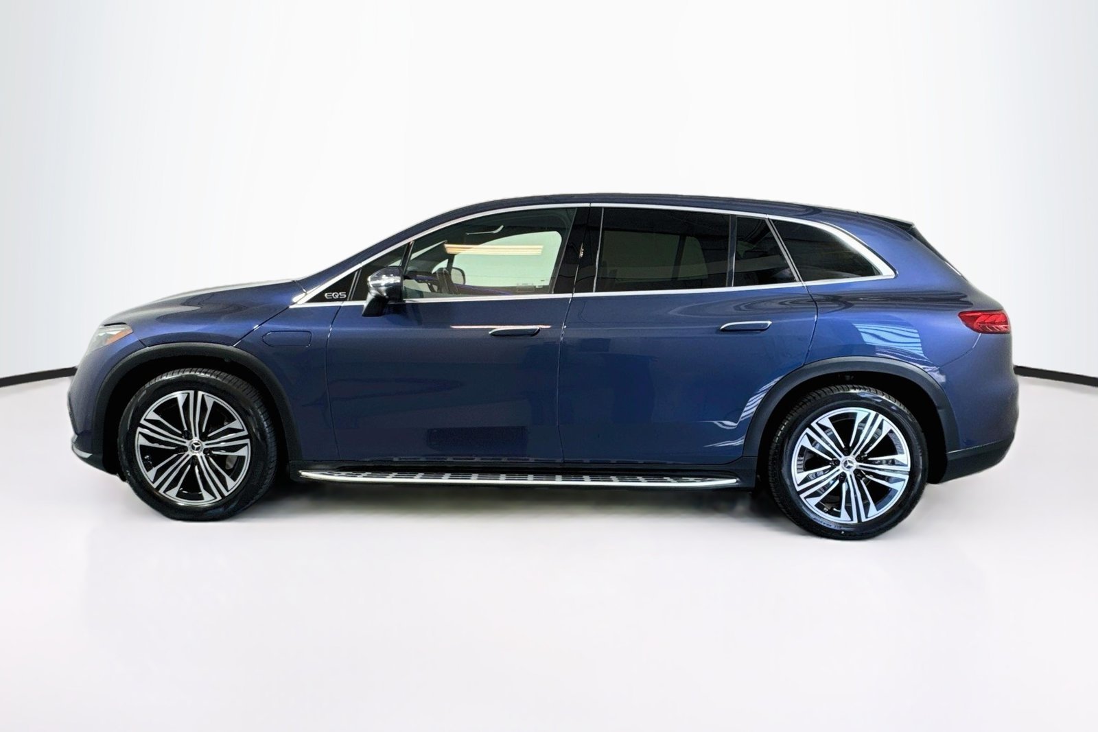 Certified Used 2024 Twilight Blue Metallic Mercedes-Benz EQS 450 image 8