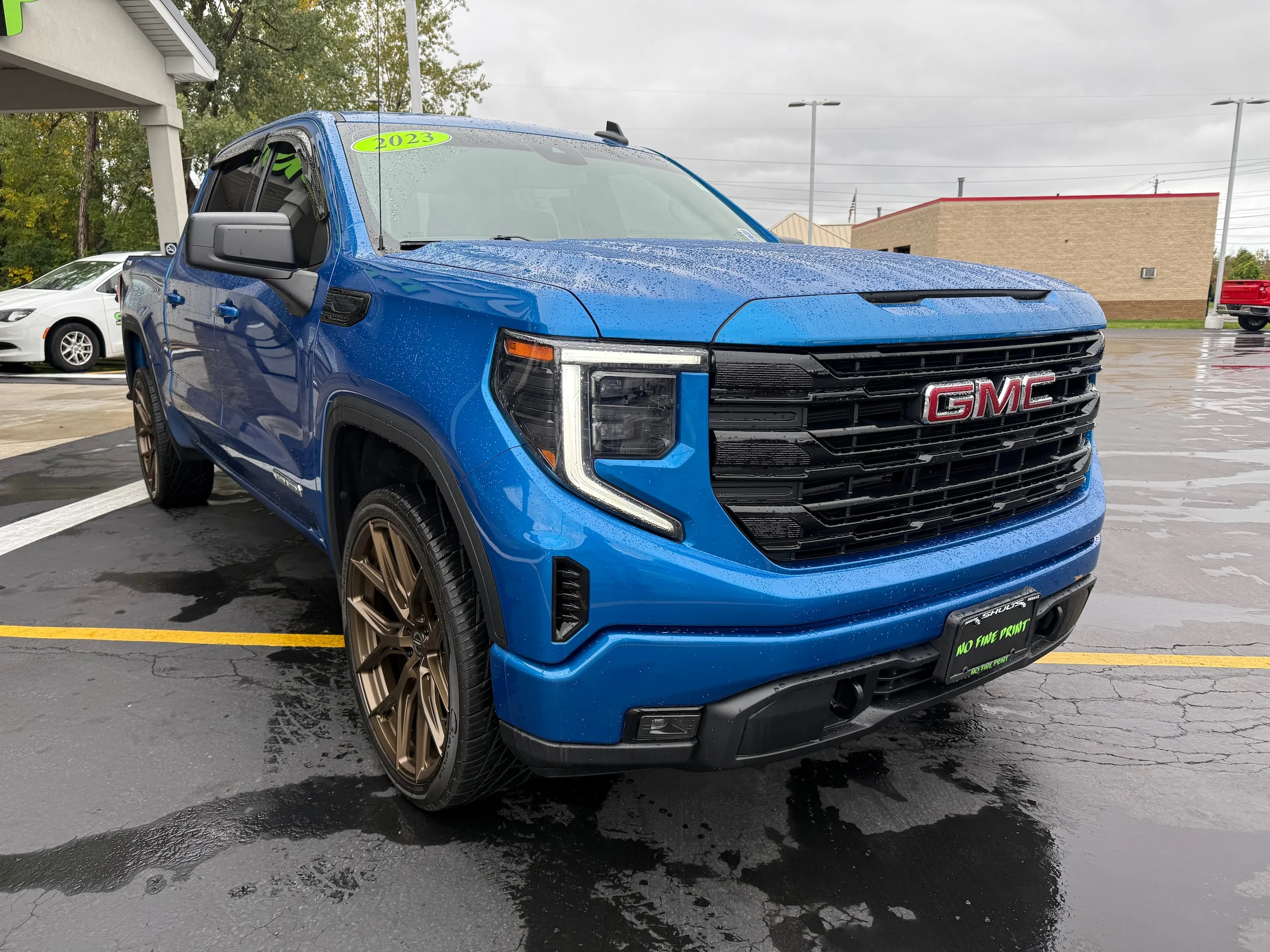 Used 2023 Dynamic Blue Metallic GMC Elevation image 8