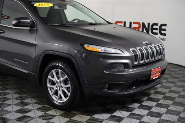 Used 2016 Gray Jeep Latitude image 28