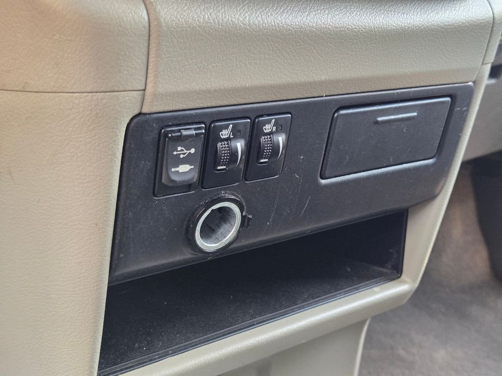 Used 2015 Black Toyota XLE image 30