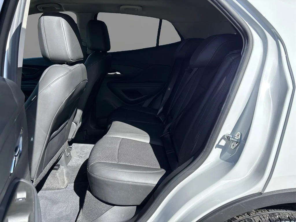 Used 2022 White Buick Preferred image 10