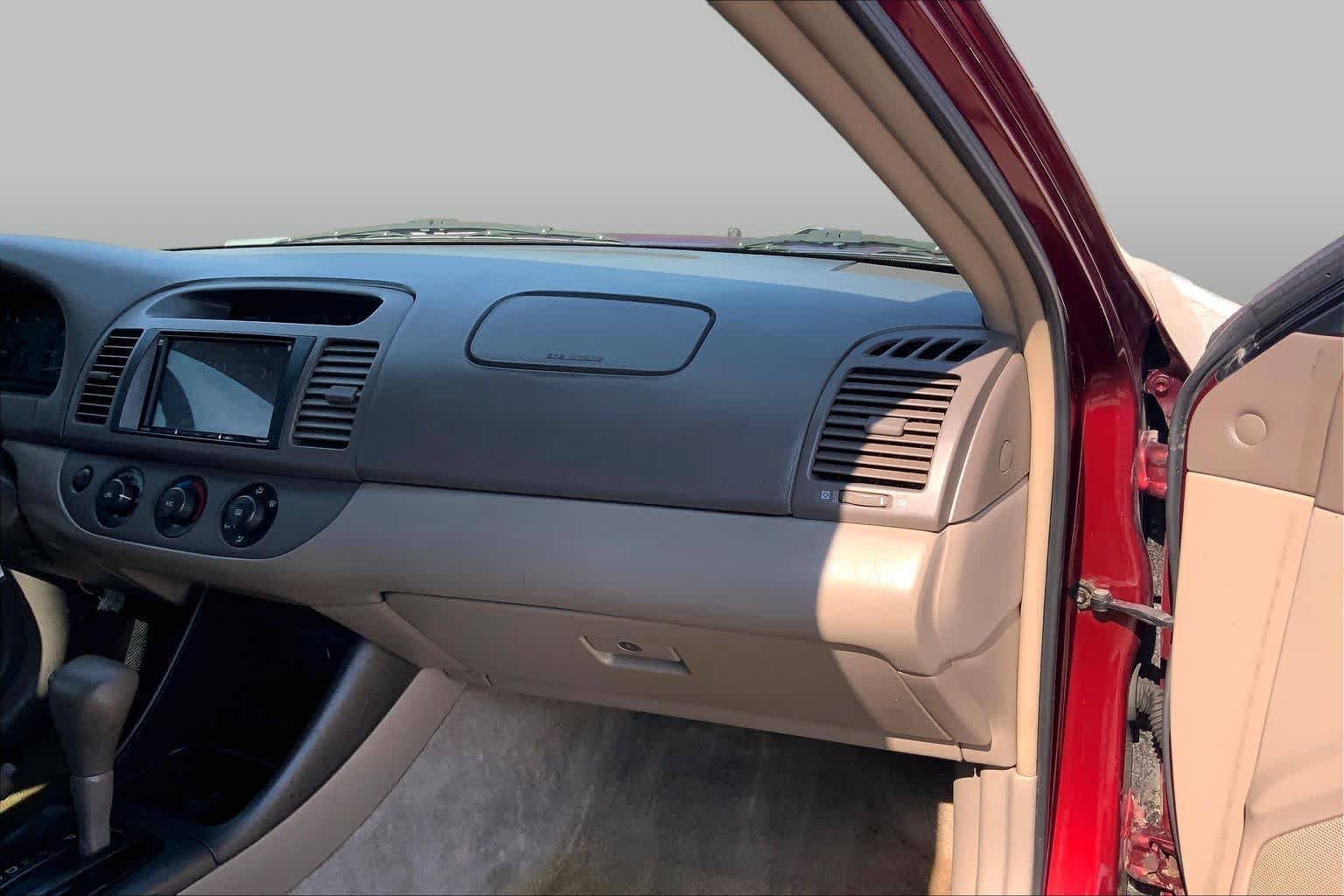 Used 2004 Salsa Red Pearl Toyota LE image 17