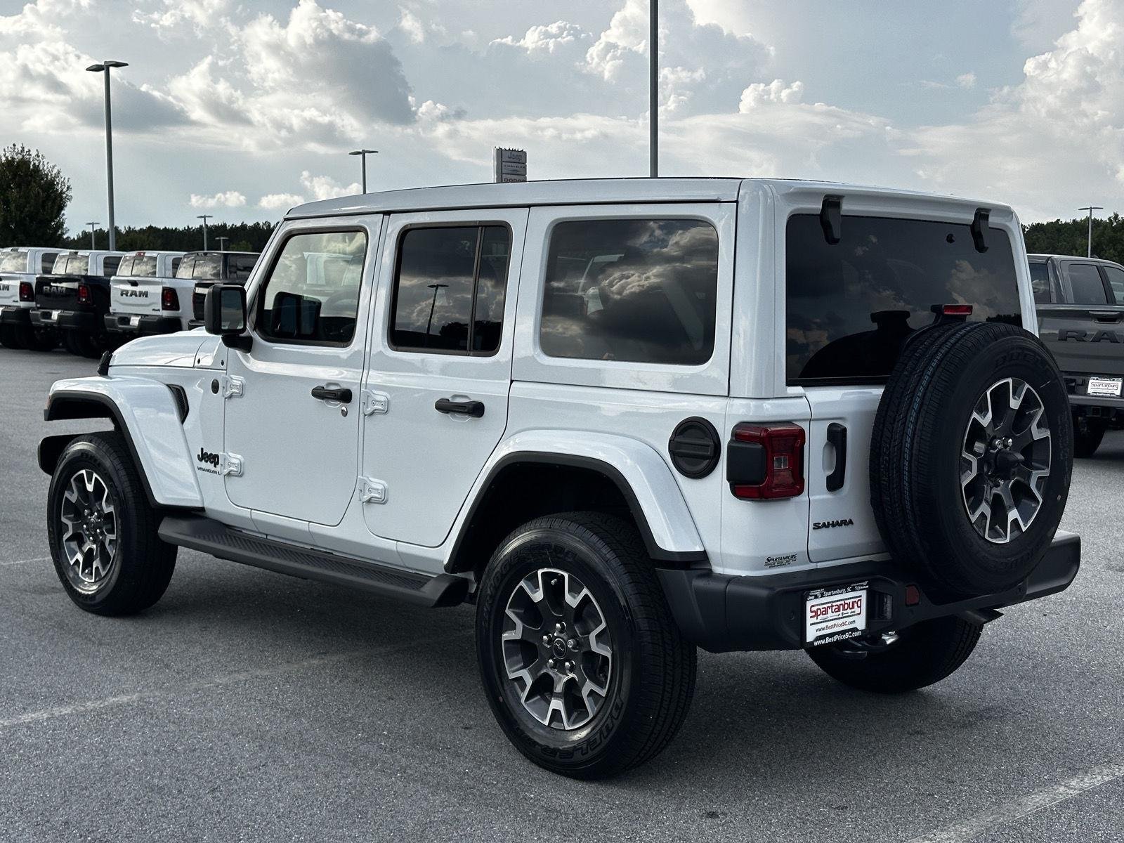 New 2027 Bright White Clear-Coat Paint Jeep Sahara image 6