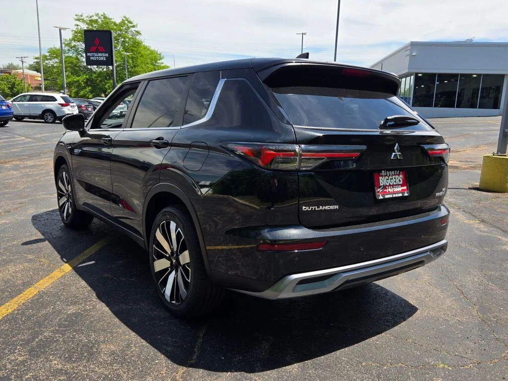 New 2026 Black Mitsubishi SE S-AWC image 14