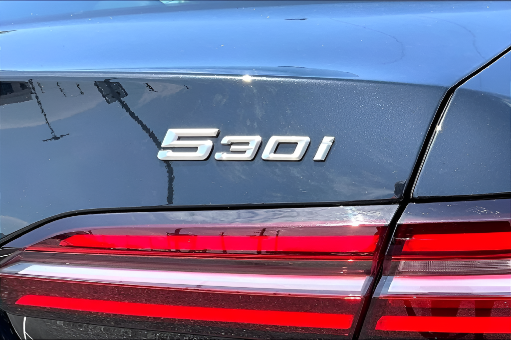 Used 2026 Black BMW 530i image 27